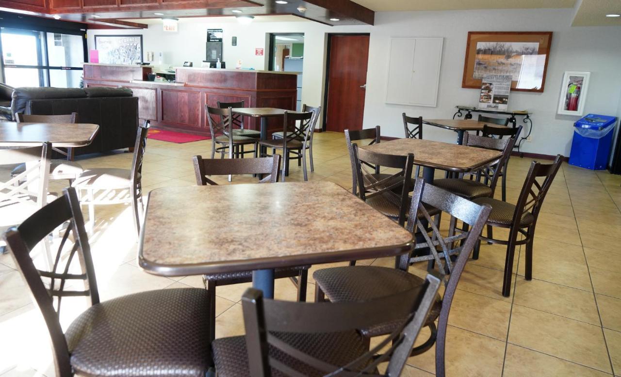 Econo Lodge Inn & Suites Kearney Buitenkant foto