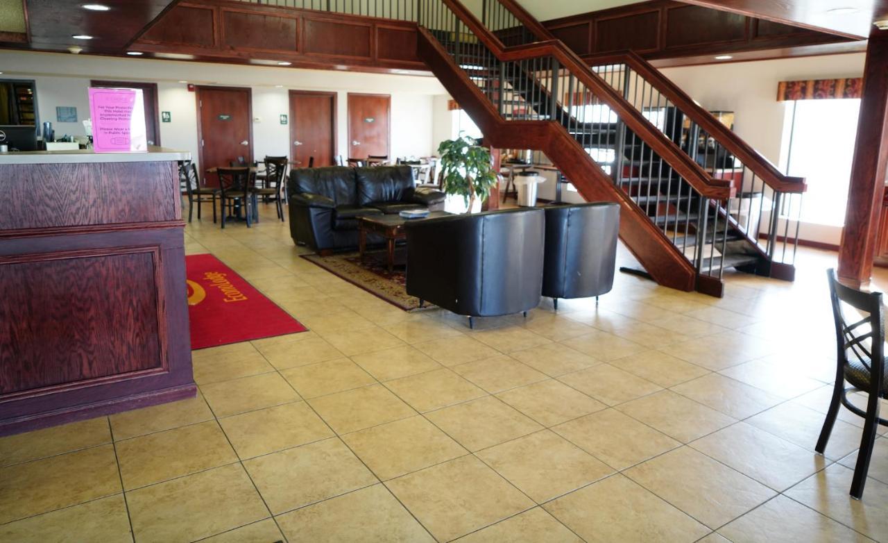 Econo Lodge Inn & Suites Kearney Buitenkant foto