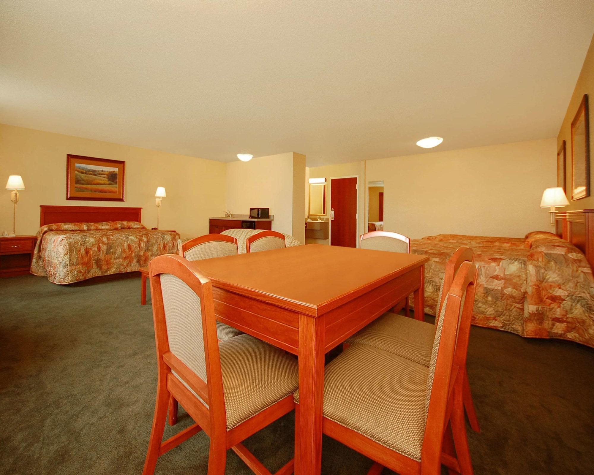 Econo Lodge Inn & Suites Kearney Buitenkant foto