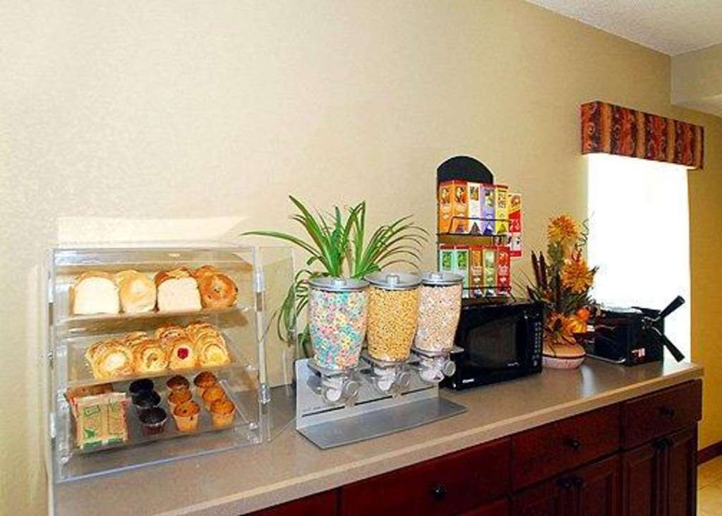 Econo Lodge Inn & Suites Kearney Restaurant foto