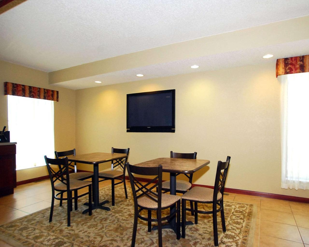 Econo Lodge Inn & Suites Kearney Buitenkant foto