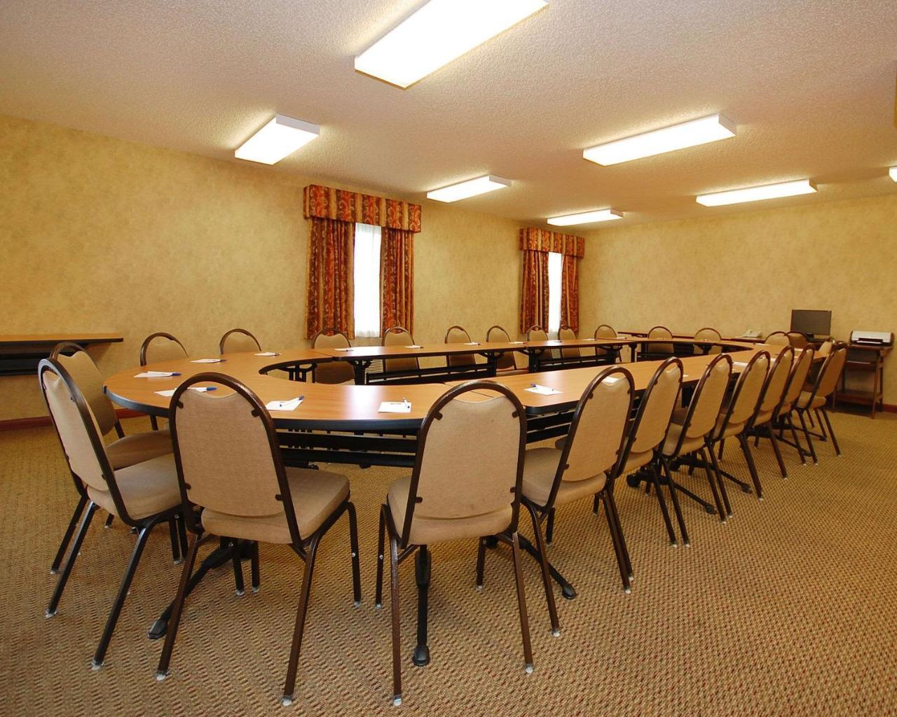 Econo Lodge Inn & Suites Kearney Buitenkant foto